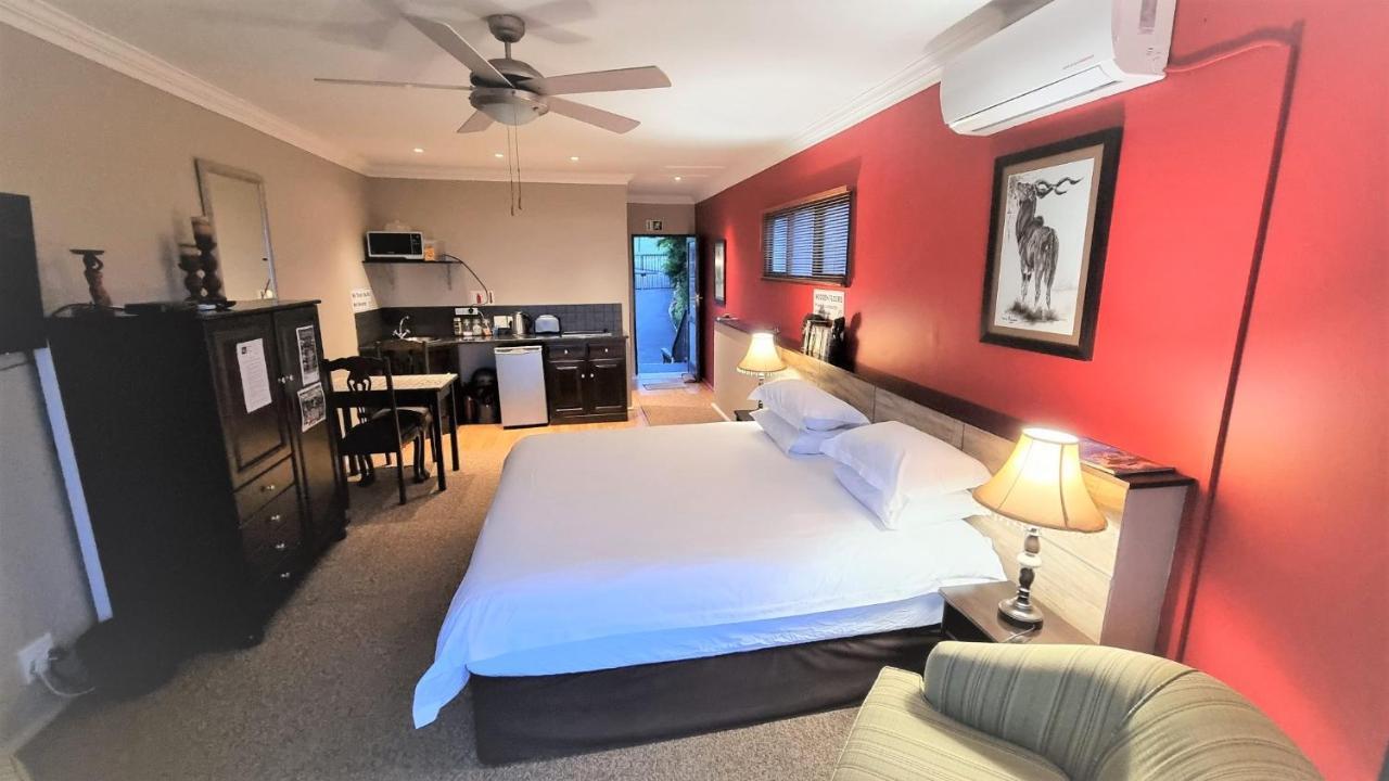 ครุก ทรี คอตเทจ บีแอนด์บี Bed & Breakfast เดอร์บัน ภายนอก รูปภาพ